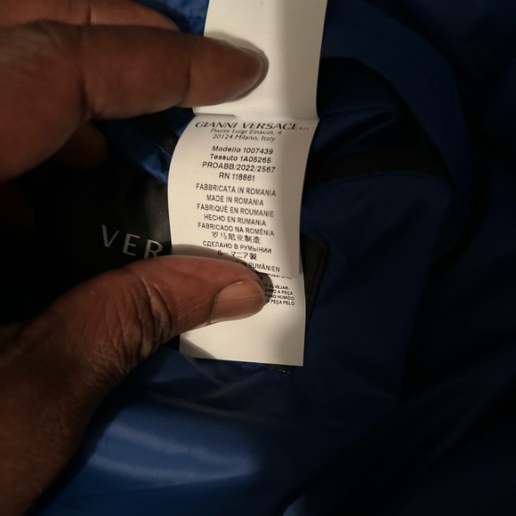 BNWT, Men’s Versace bubble vest, Size L - Picture 12 of 15